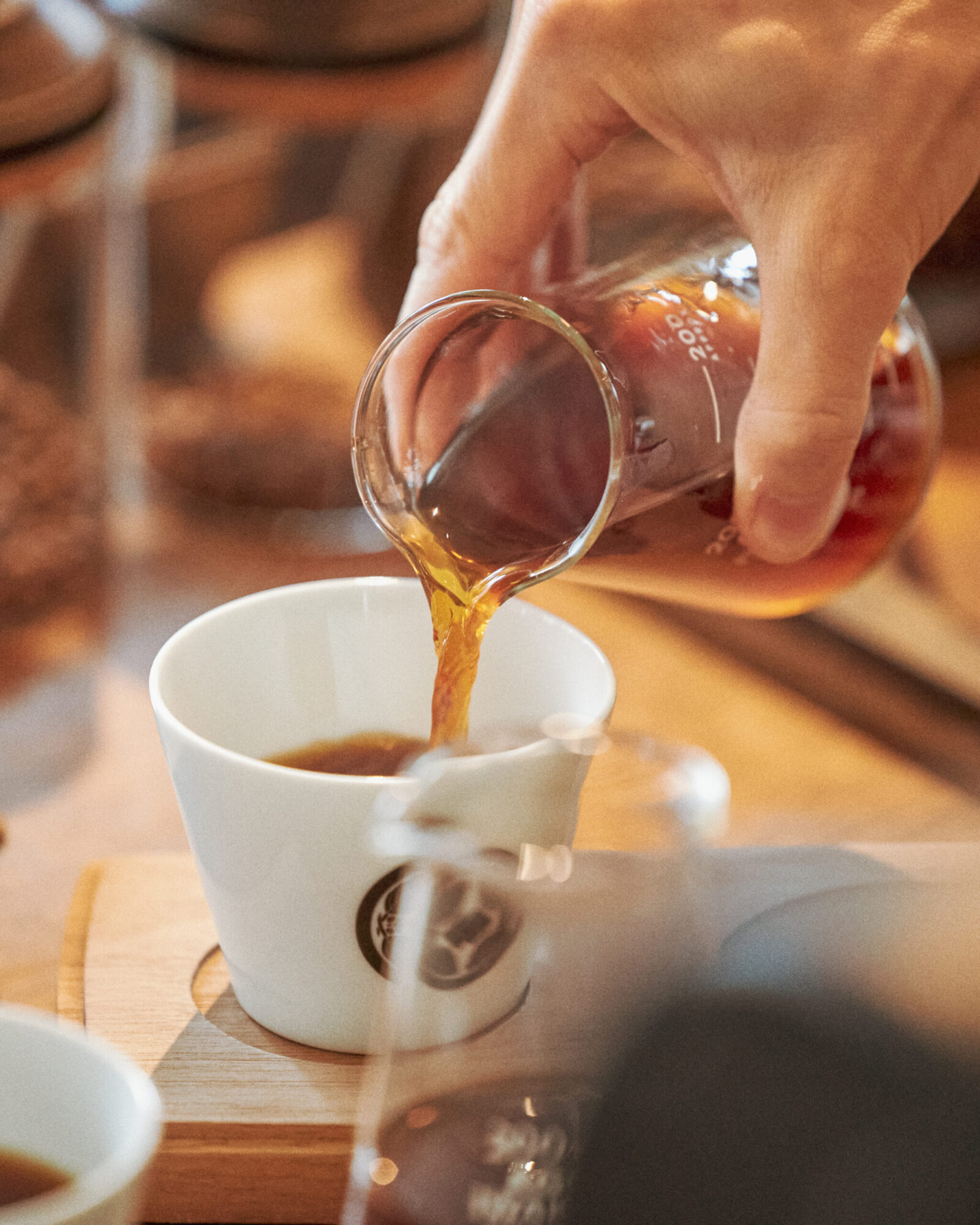 喫茶文化が根づいた神保町にたたずむ クレイジー なコーヒー専門店のこだわりとは Glitch Coffee Roasters Typica ティピカ