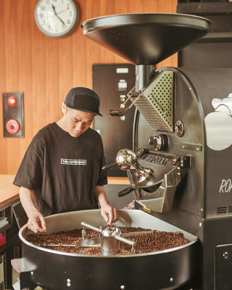 日本にあるTHE COFFEESHOPでスペシャルティコーヒーを焙煎