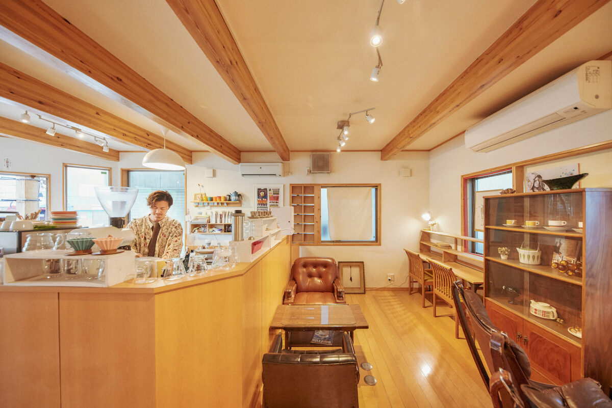 スペシャルティコーヒーを提供する日本にあるホシカワカフェの店内