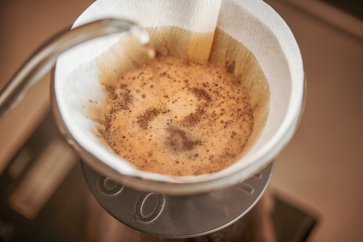 東京にあるBE A GOOD NEIGHBOR COFFEE KIOSKでスペシャルティコーヒーをバリスタが抽出