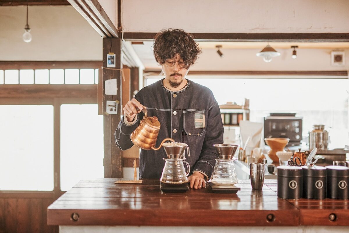 熊本にあるGluck Coffee Spotでスペシャルティコーヒーをバリスタが抽出